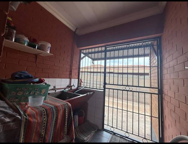 3 BEDROOM HOUSE FOR SALE IN VANDERBIJLPARK CW 4